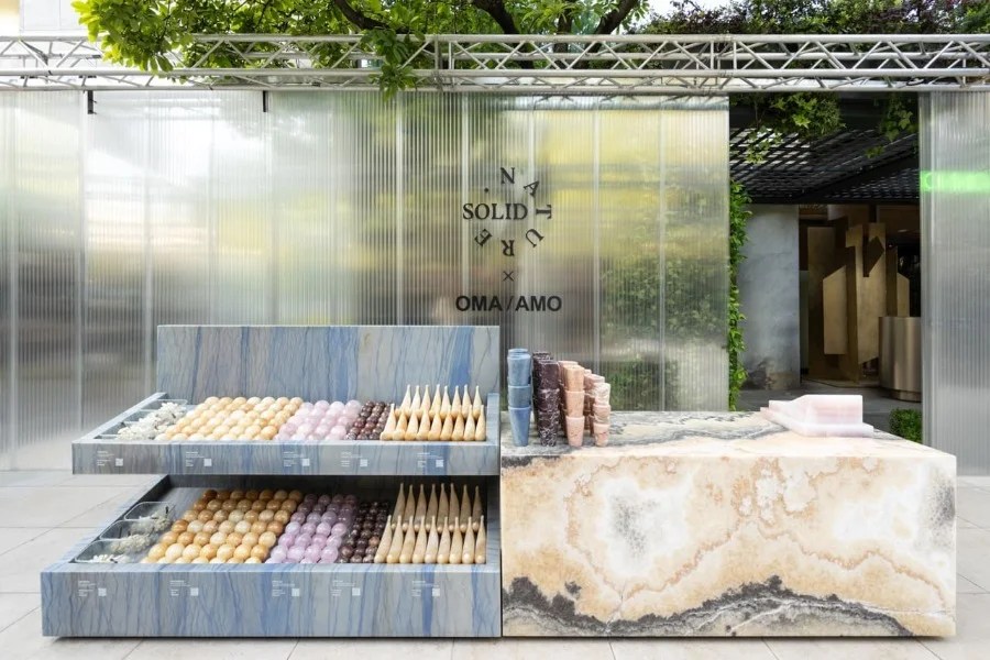 Questo brand ha creato sculture di marmo ispirate a oggetti quotidiani - il che ci impone una menzione d'onore per la città di Volterra