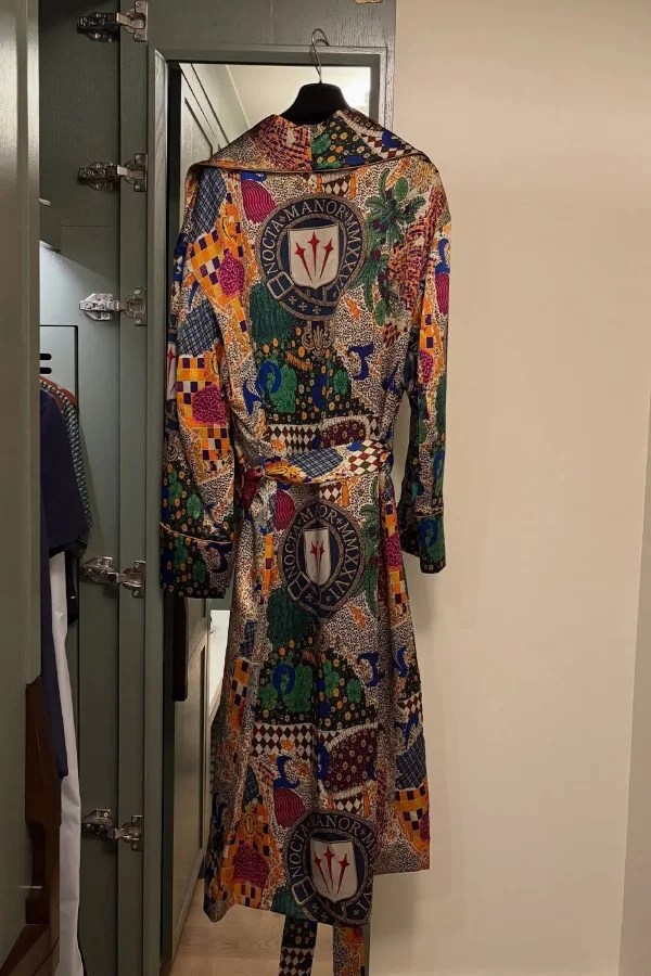Drake si è fatto cucire una vestaglia da casa su misura Made in Italy a Como