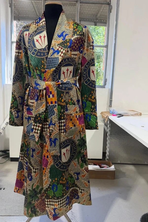 Drake si è fatto cucire una vestaglia da casa su misura Made in Italy a Como