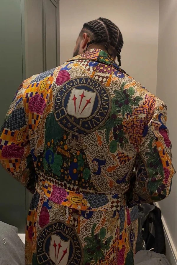 Drake si è fatto cucire una vestaglia da casa su misura Made in Italy a Como