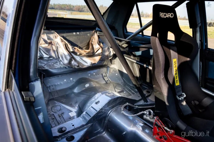 La Polizia una volta aveva la propria Alfa Romeo 75 da rally, e ora è in vendita a una cifra con 5 zeri