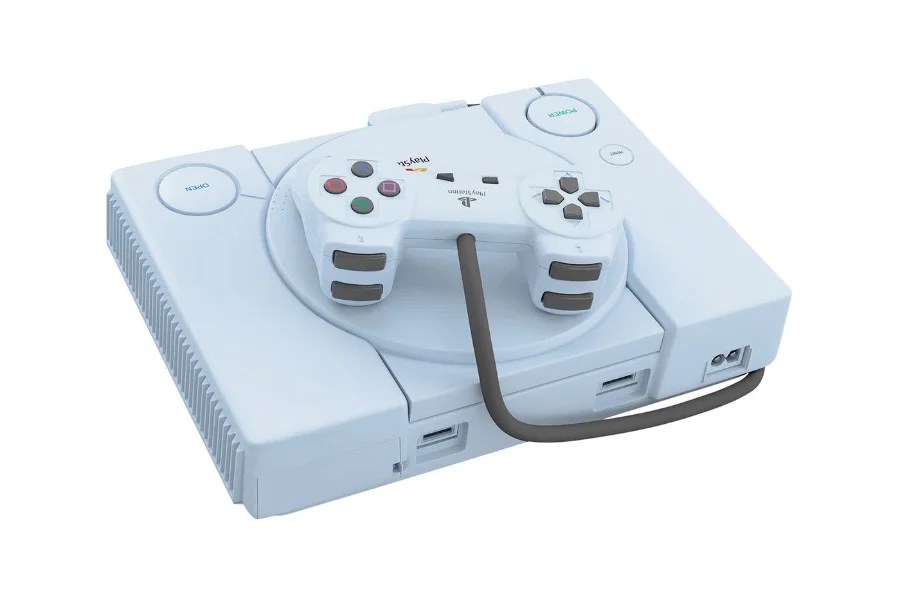 Questa mini PlayStation 1 in realtà è un addobbo di Natale