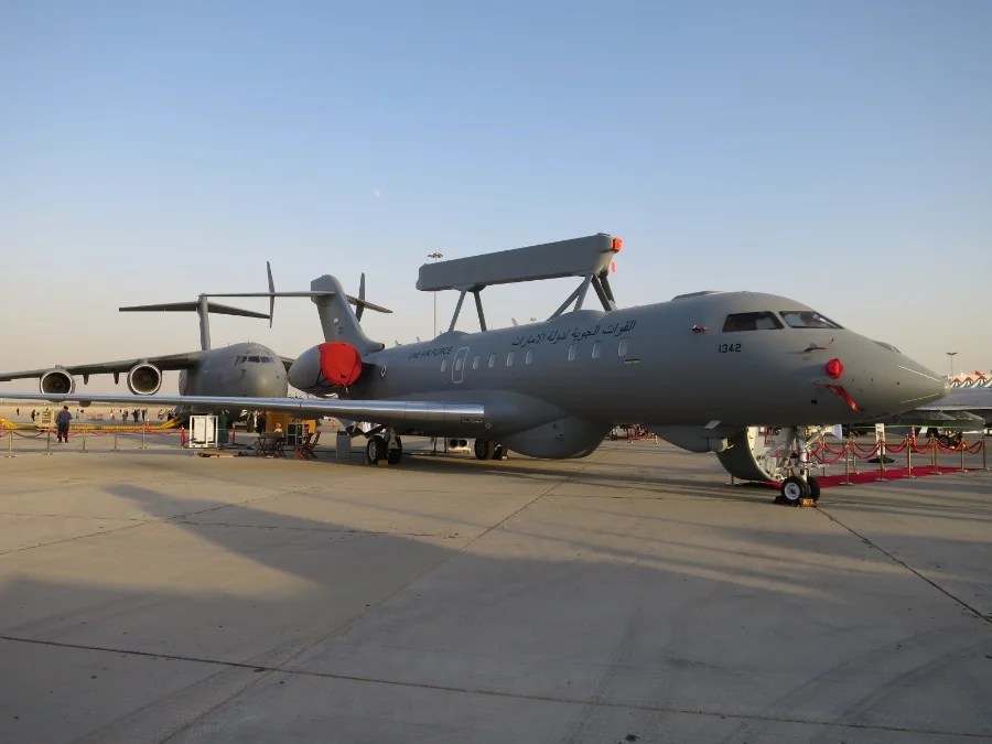 Saab non fa più vetture da un pezzo, ma si è messa a fare jet militari che sembrano jet privati