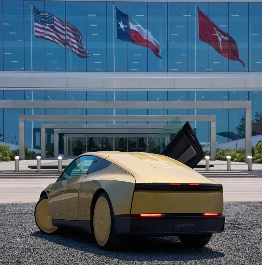 Bozza automaticaTesla fa progressi: ecco il primo prototipo Cybercab pronto per la strada