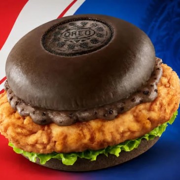 KFC s'inventa l'hamburger con biscotto Oreo