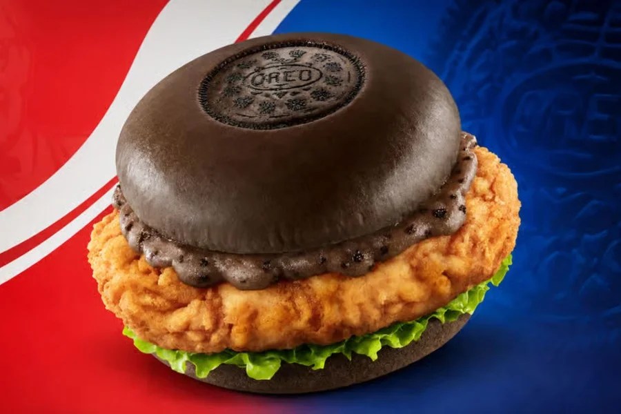 KFC s'inventa l'hamburger con biscotto Oreo