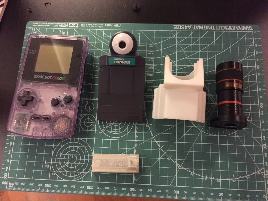 Un fan ha fatto le foto al GP di Formula 1 con un Nintendo Game Boy del 1998