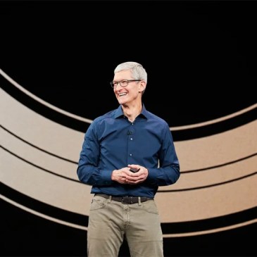 La fine di un'era per Apple: Tim Cook passa il testimone a John Ternus