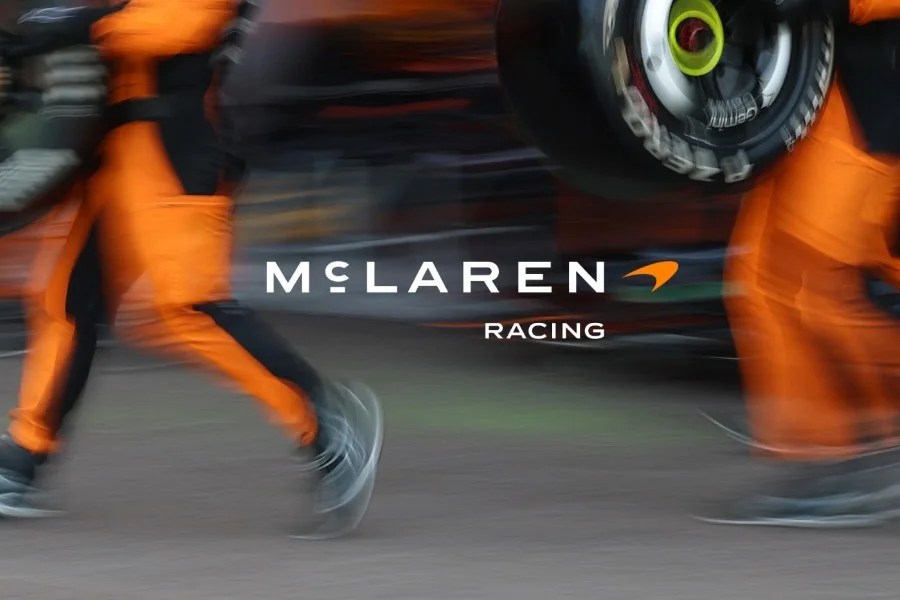 McLaren cambia logo per omaggiare il fondatore, ma il web non perdona