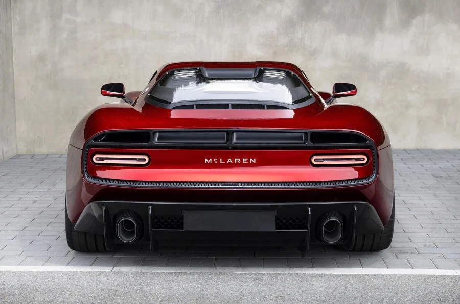 McLaren cambia logo per omaggiare il fondatore, ma il web non perdona