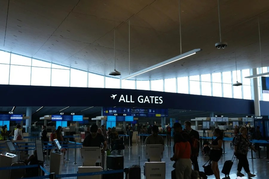 Svolta negli Stati Uniti: chiunque potrà arrivare al gate in aeroporto anche senza biglietto (ma c'è un ma)