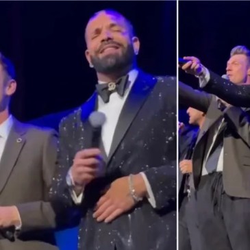 Così dal niente Drake canta 'I Want It That Way' con i Backstreet Boys per il suo 40esimo