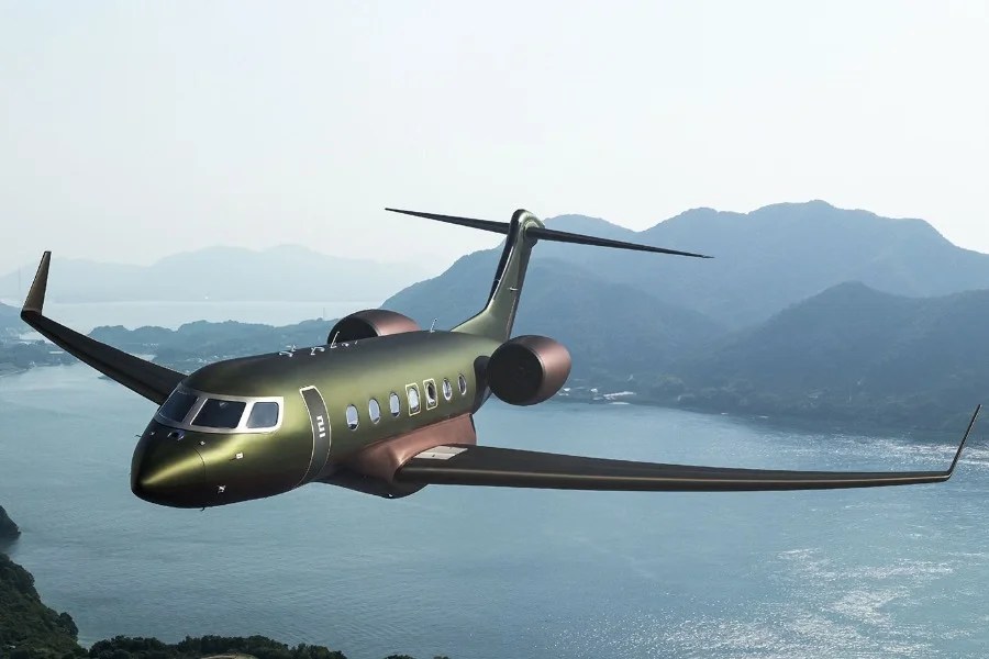 Stilista giapponese che ha collaborato con Virgil Abloh ha disegnato un jet privato che puoi 'co-acquistare' in volo