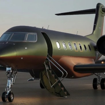 Stilista giapponese che ha collaborato con Virgil Abloh ha disegnato un jet privato che puoi 'co-acquistare' in volo